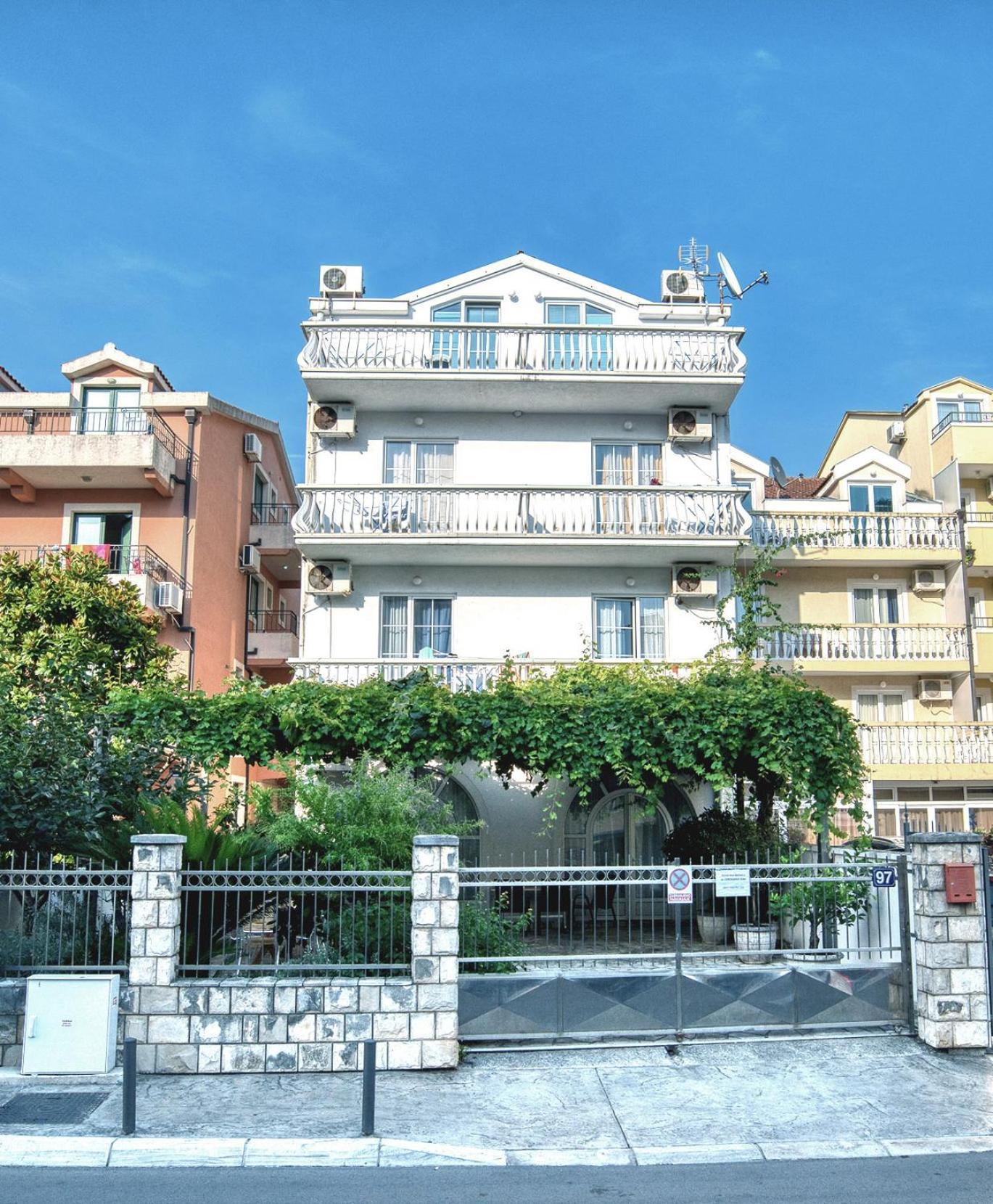 Sun Guest House Budva Buitenkant foto